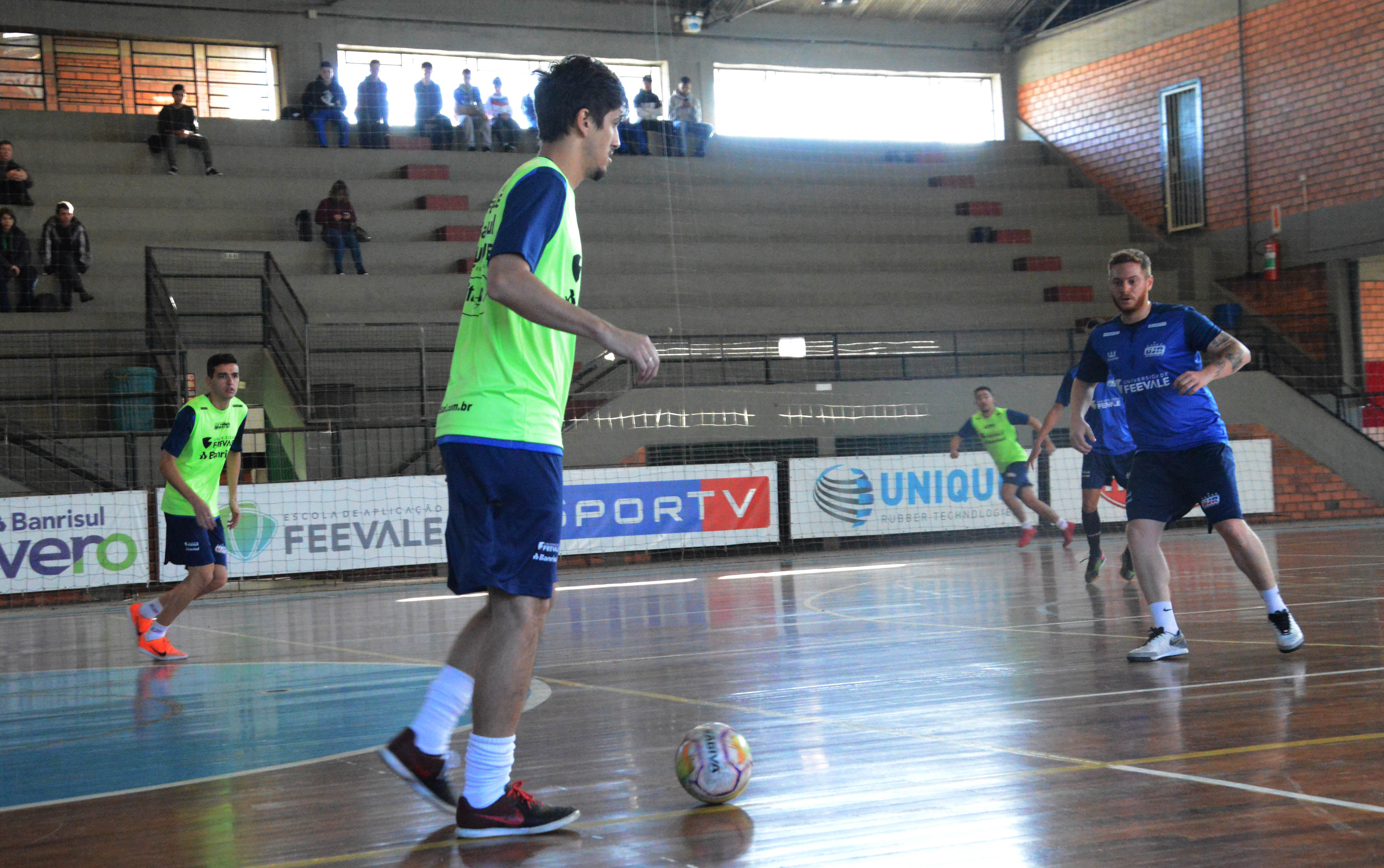 Equipes da UJR/Feevale começam disputa no Aberto Soberano