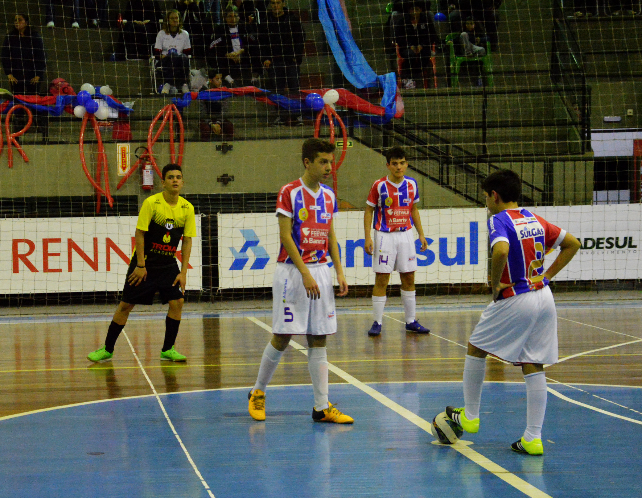 Já classificada, Sub-13 encerra a participação buscando segundo lugar do grupo