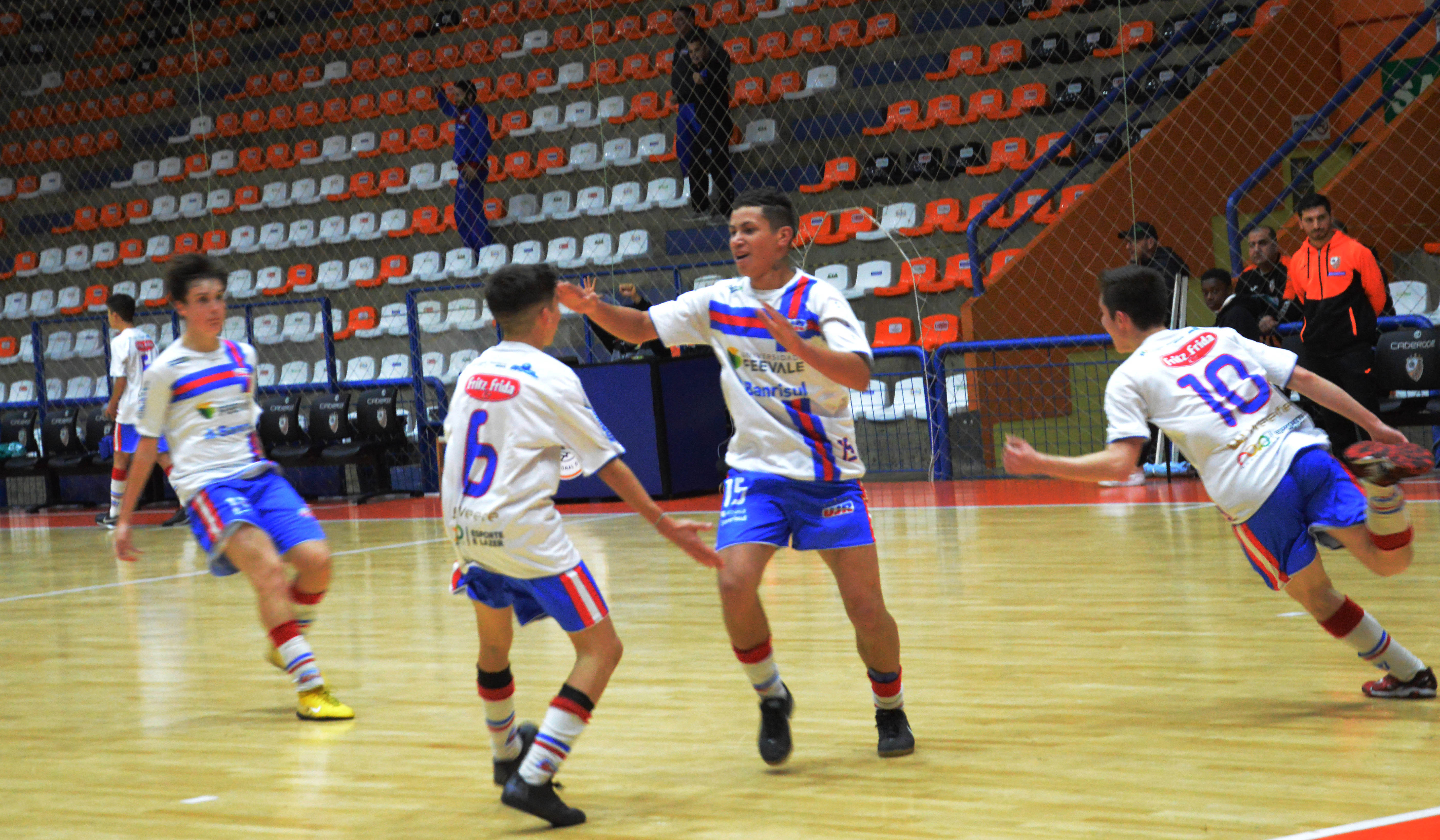 UJR/Feevale conquista classificação com goleada sobre a ACBF