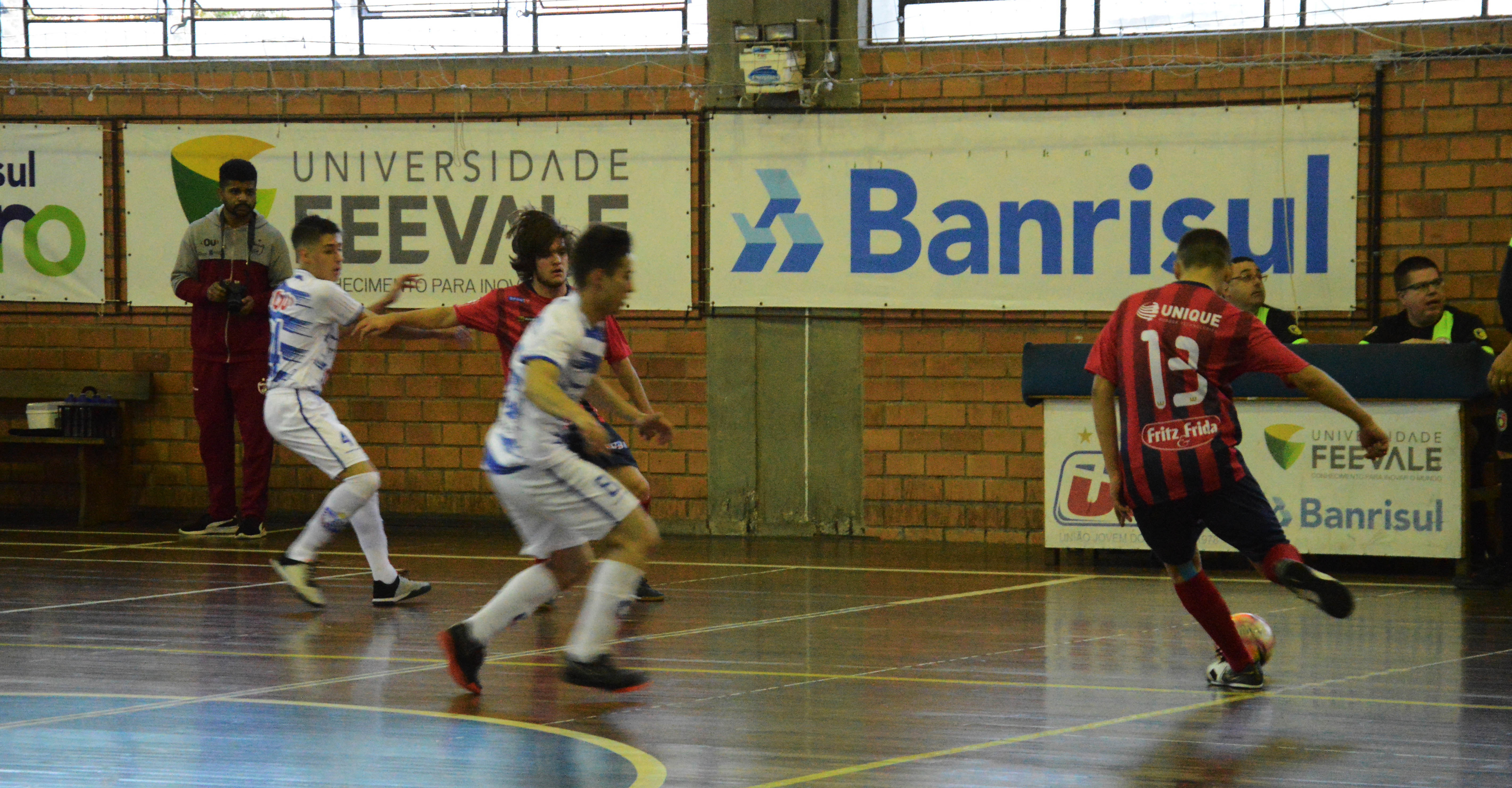 Sub-17 da UJR/Feevale tem jogo do ano no Cavasotto