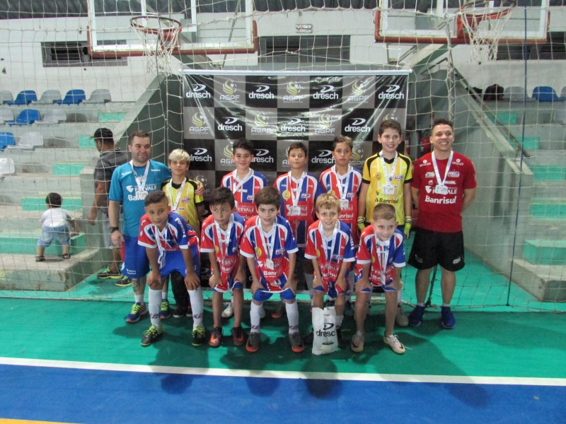 Sub-11 da UJR/Feevale/Banrisul fica em terceiro no Torneio Gol de Placa