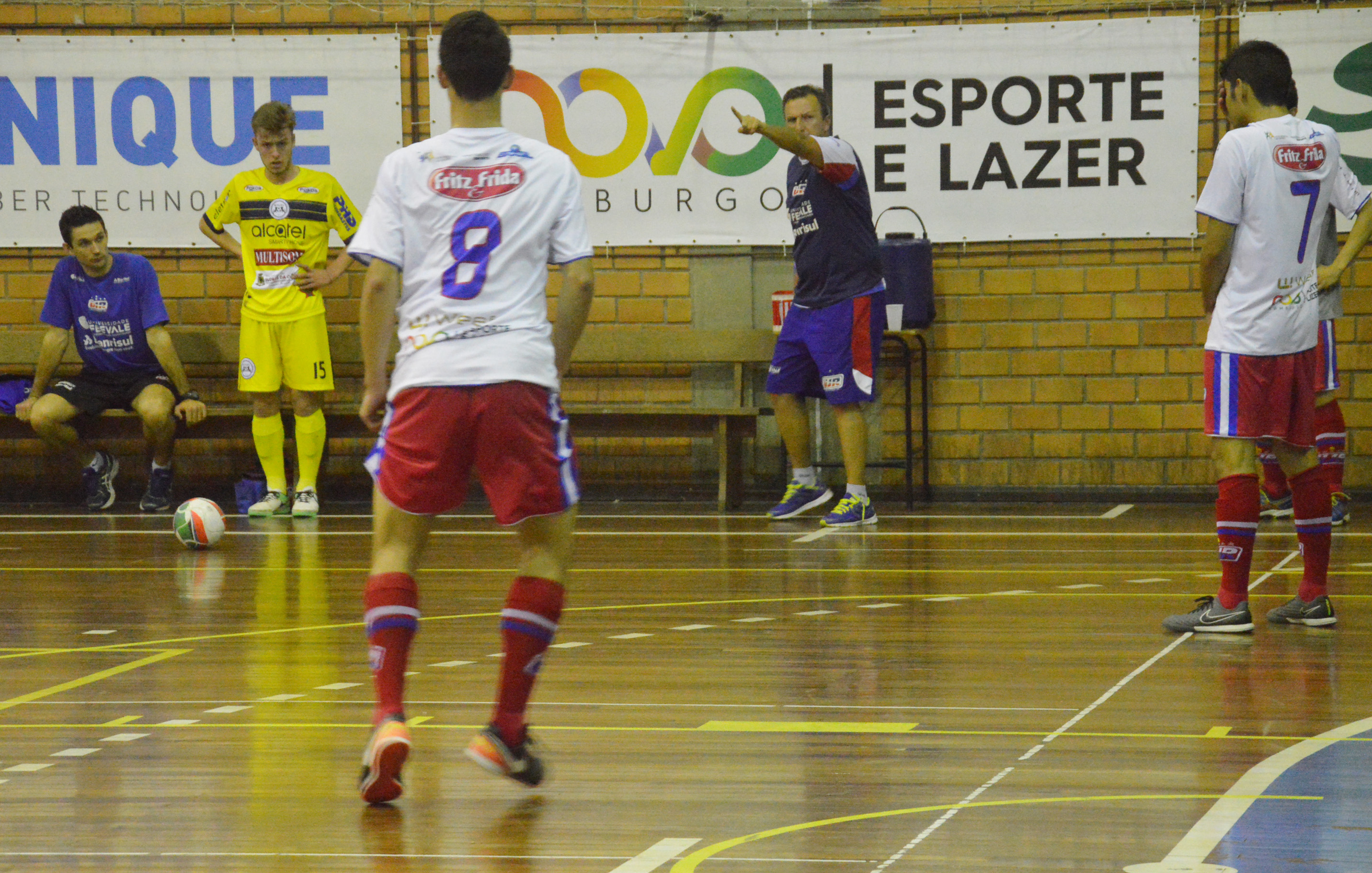 Sub-20 da UJR/Feevale/Banrisul é superada em casa