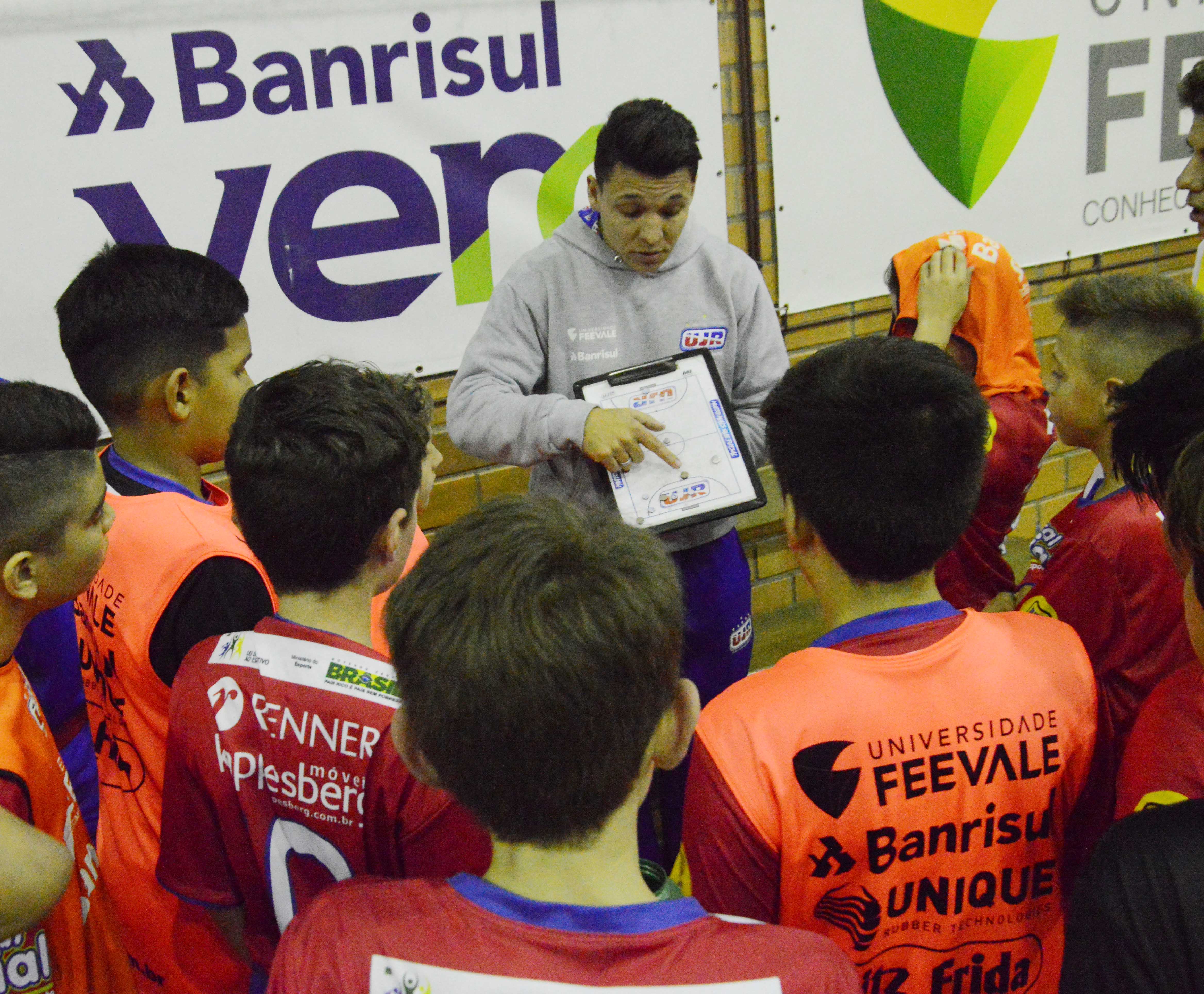 Sub-11 da UJR/Feevale começa disputa da 2ª fase