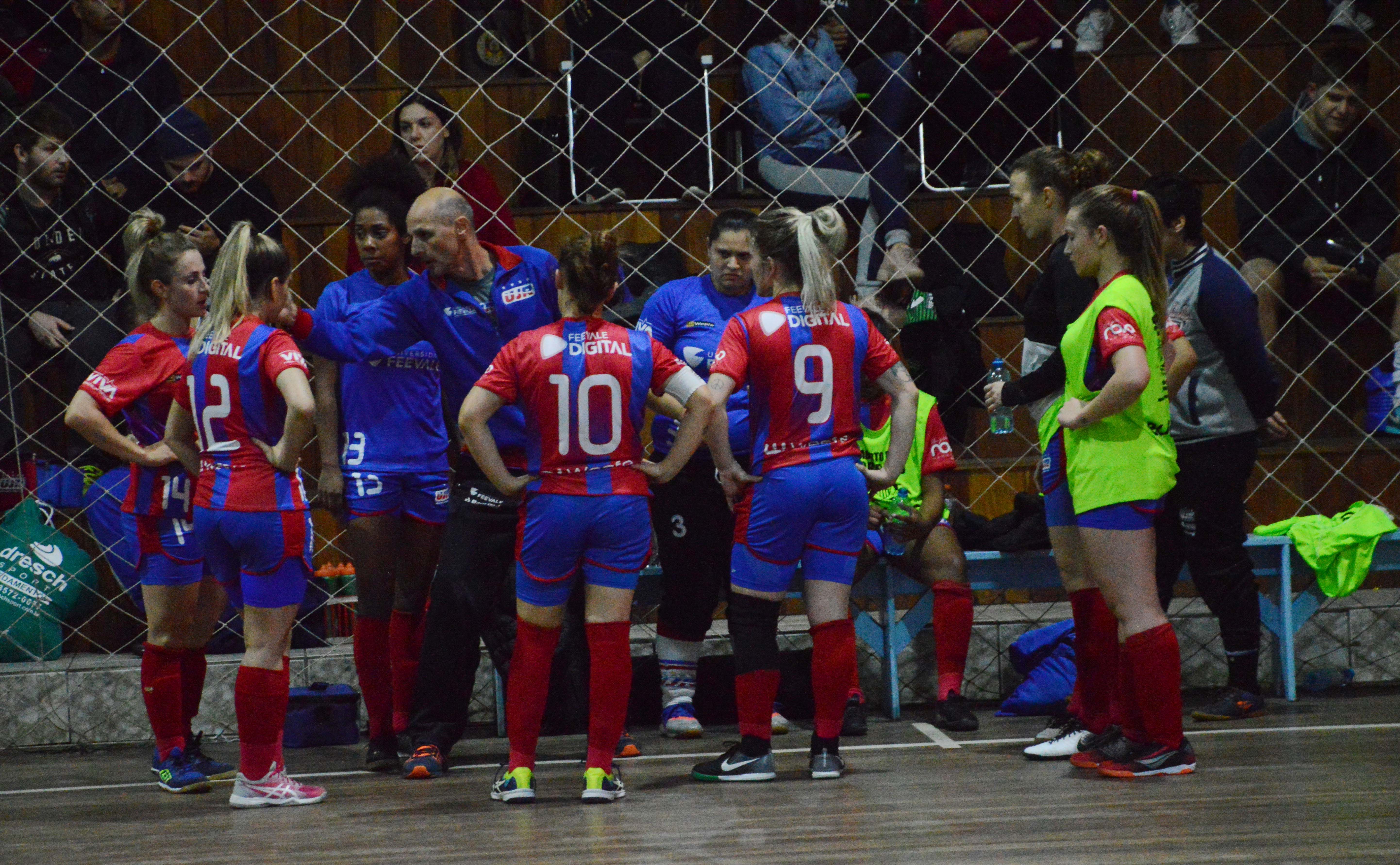 Meninas da UJR/Feevale avançam no Aberto do Soberano com goleada