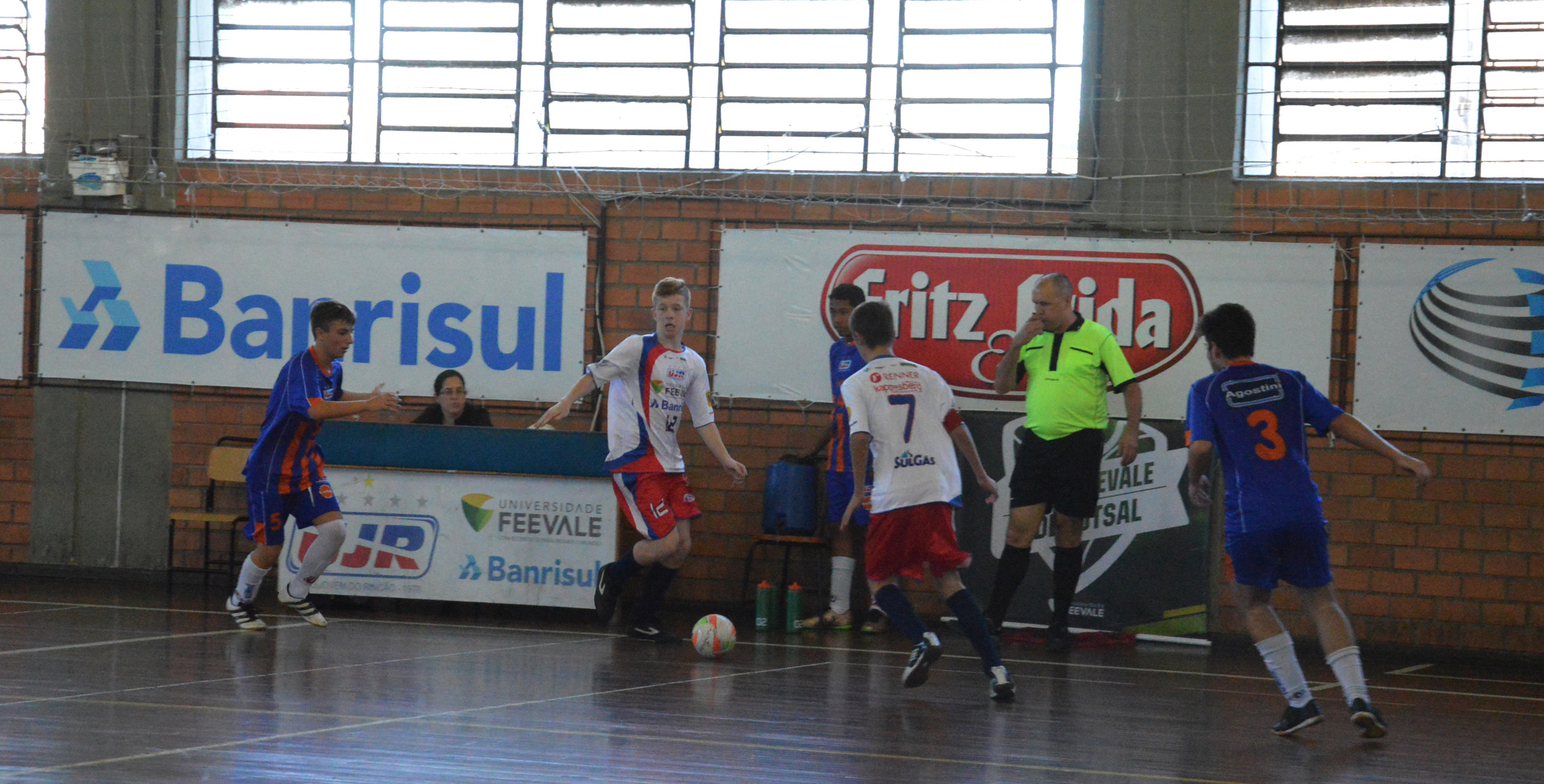 Escola UJR no Sub-15 e UJR/Feevale/Banrisul no Sub-13 estreiam com vitória na Copa Feevale