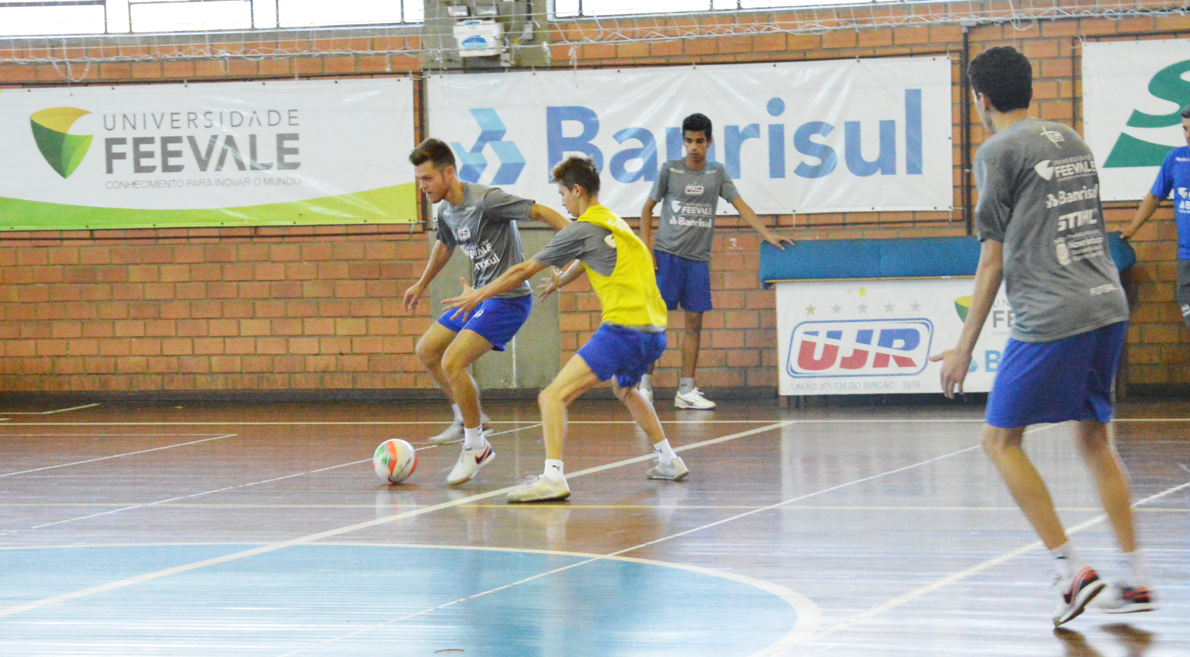 Equipes da UJR/Feevale/Banrisul disputam primeiros amistosos