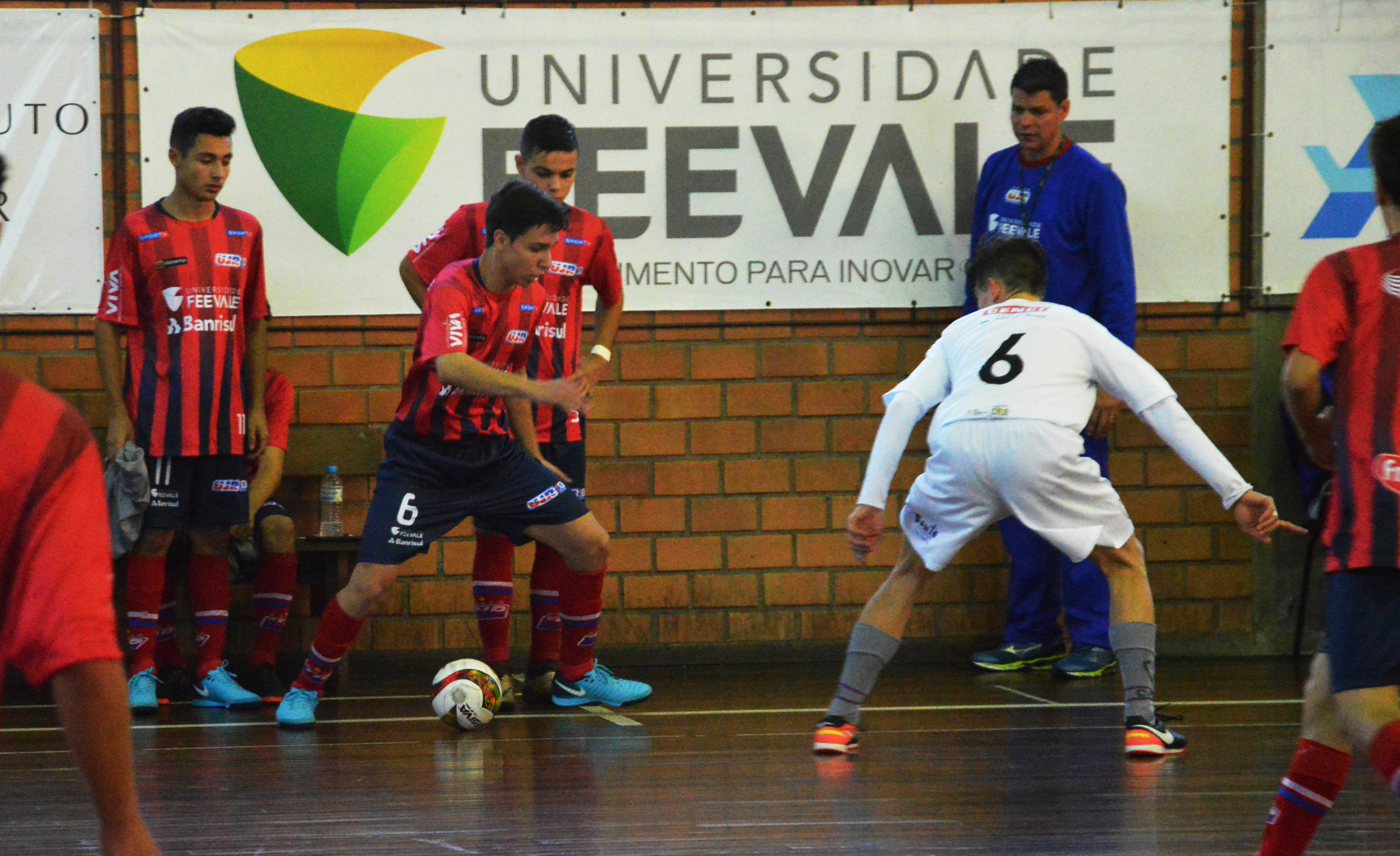 Sub-17 da UJR/Feevale/Banrisul inicia disputa das oitavas de finais do Estadual