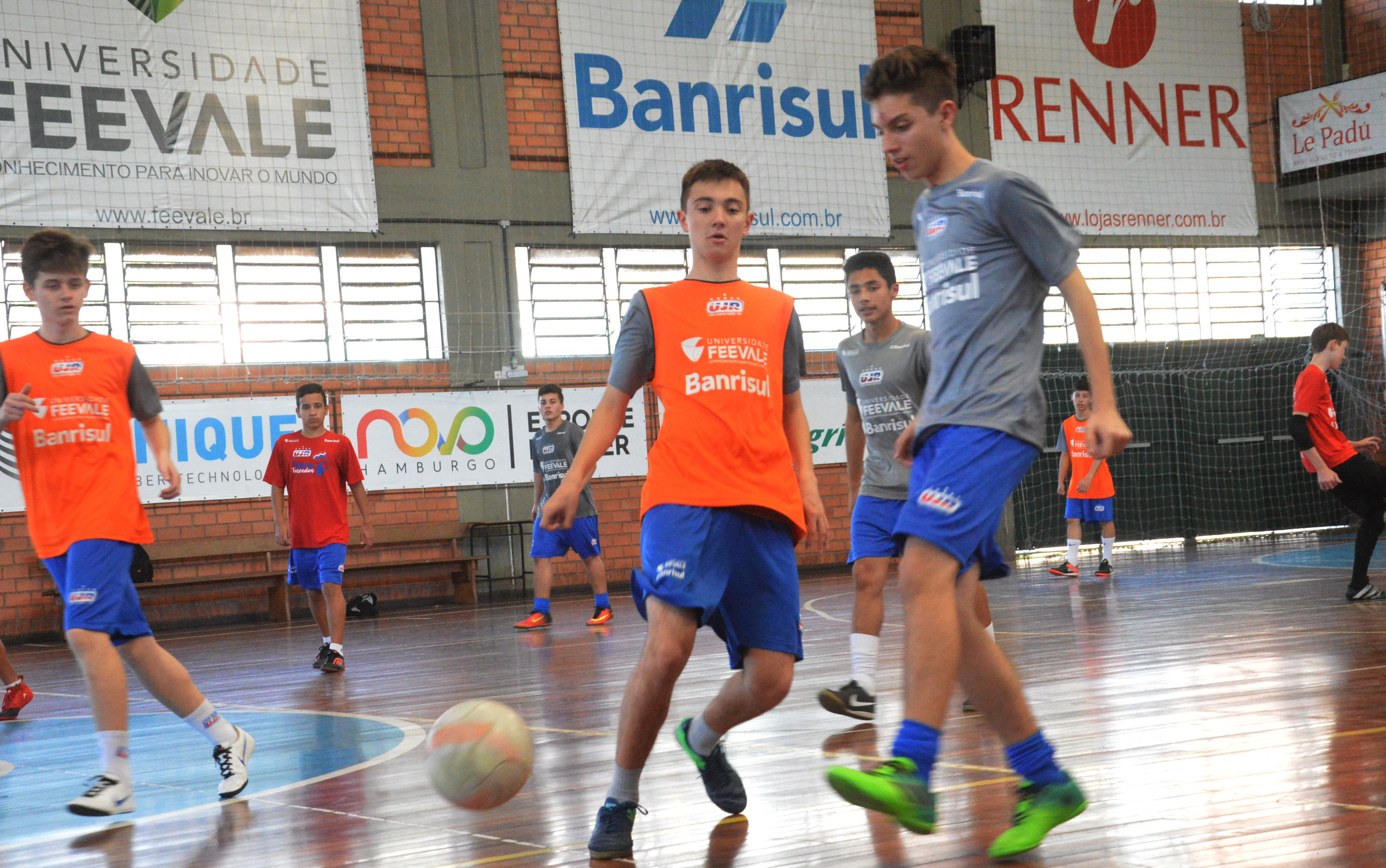 Sub-15 da UJR/Feevale/Banrisul disputa 2ª fase do Estadual em Carazinho