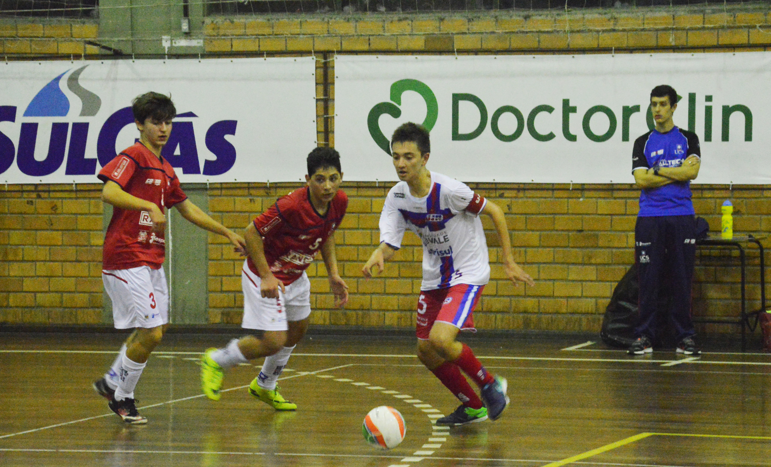 Sub-15 da UJR/Feevale/Banrisul enfrenta o Top Sport neste domingo