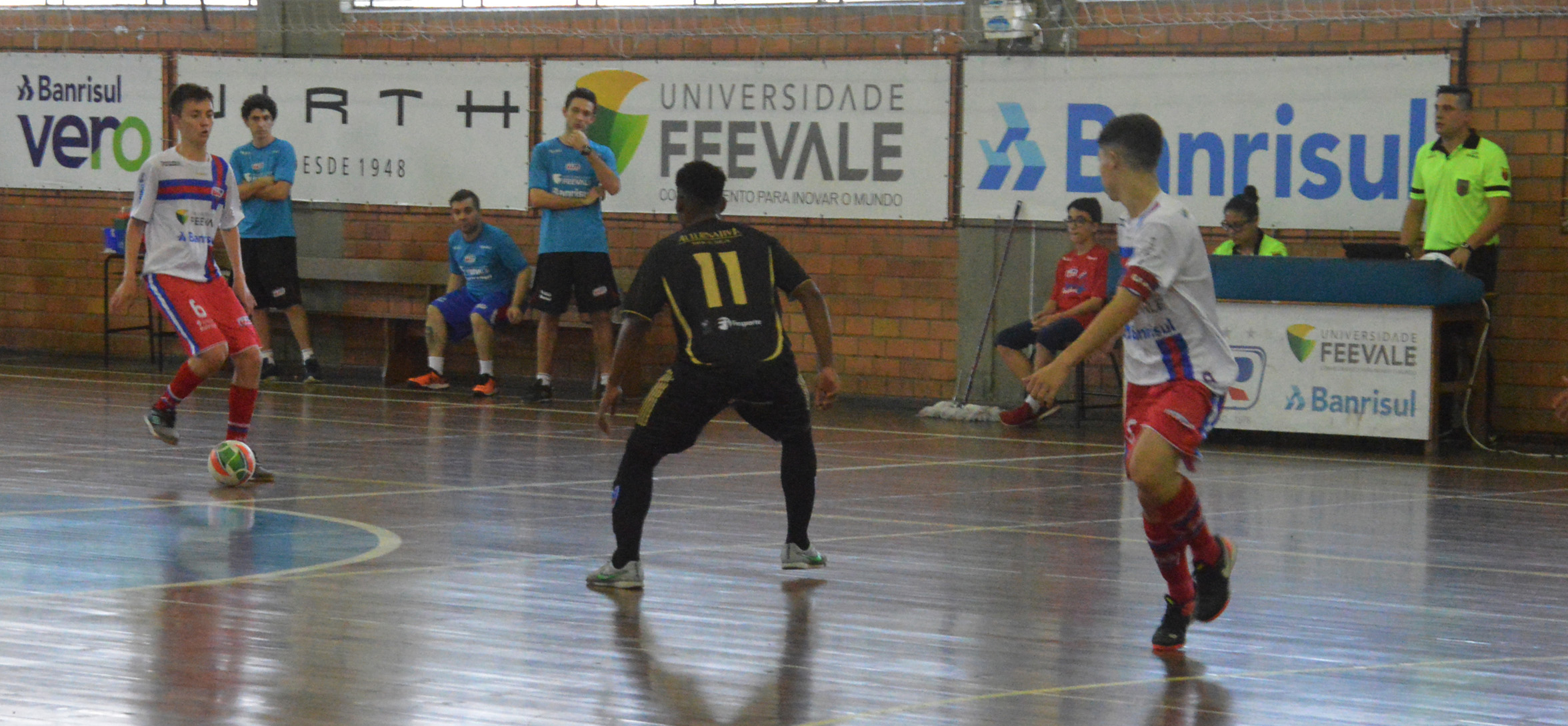 Equipes da UJR/Feevale/Banrisul com partidas importantes pelo Estadual de Futsal