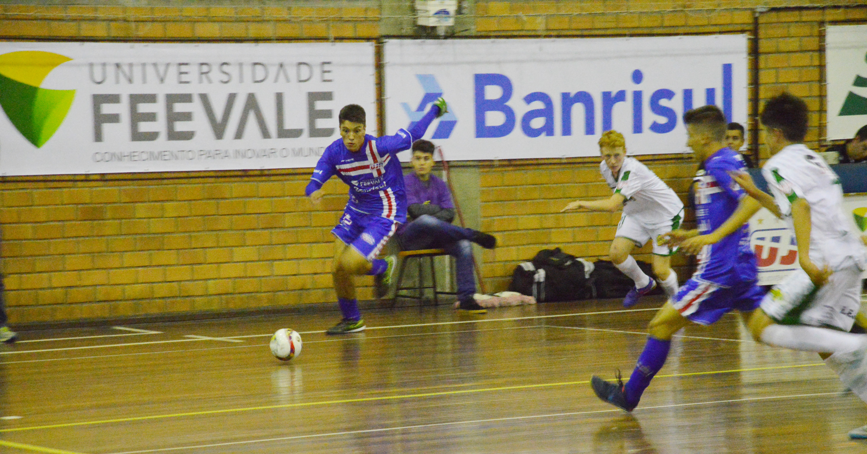 Sub-15 da UJR/Feevale/Banrisul empata na estreia do Estadual