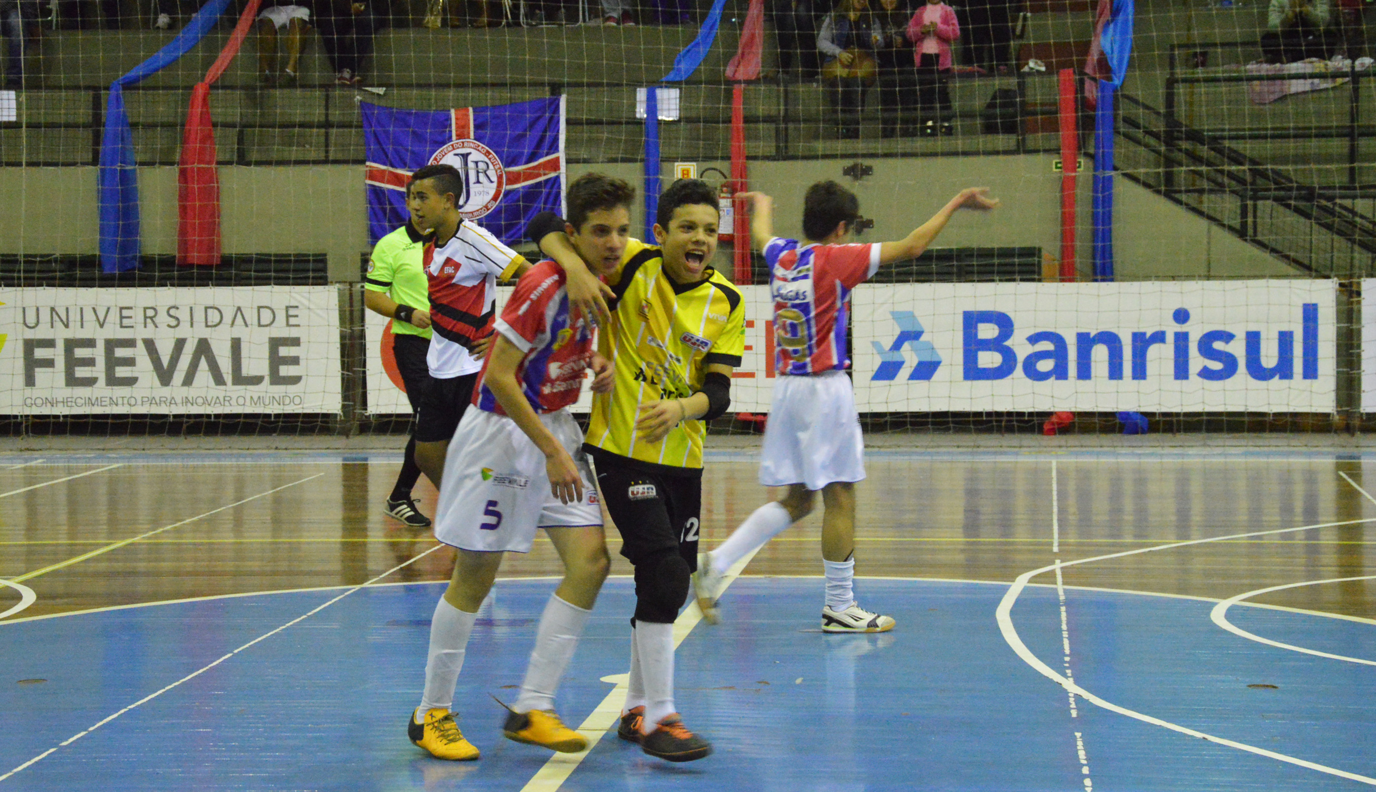 Na base da superação, Sub-13 da UJR/Feevale/Banrisul volta a vencer no Estadual