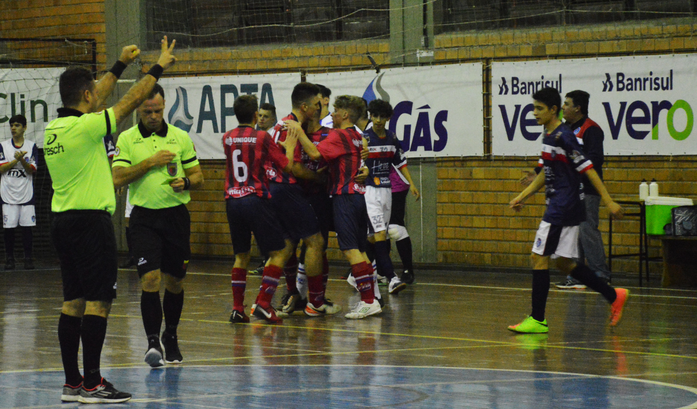 Sub-17 da UJR/Feevale/Banrisul se reabilita com goleada no Estadual