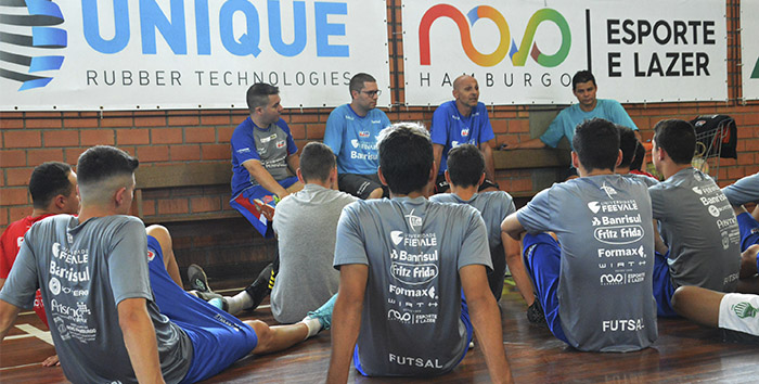 Sub-20 da UJR/Feevale/Banrisul se apresenta visando a temporada