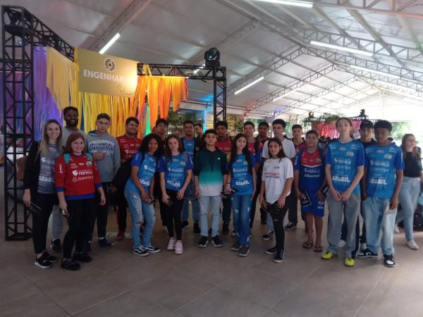 Alunos do Futsal Social visitam o Mundo Feevale