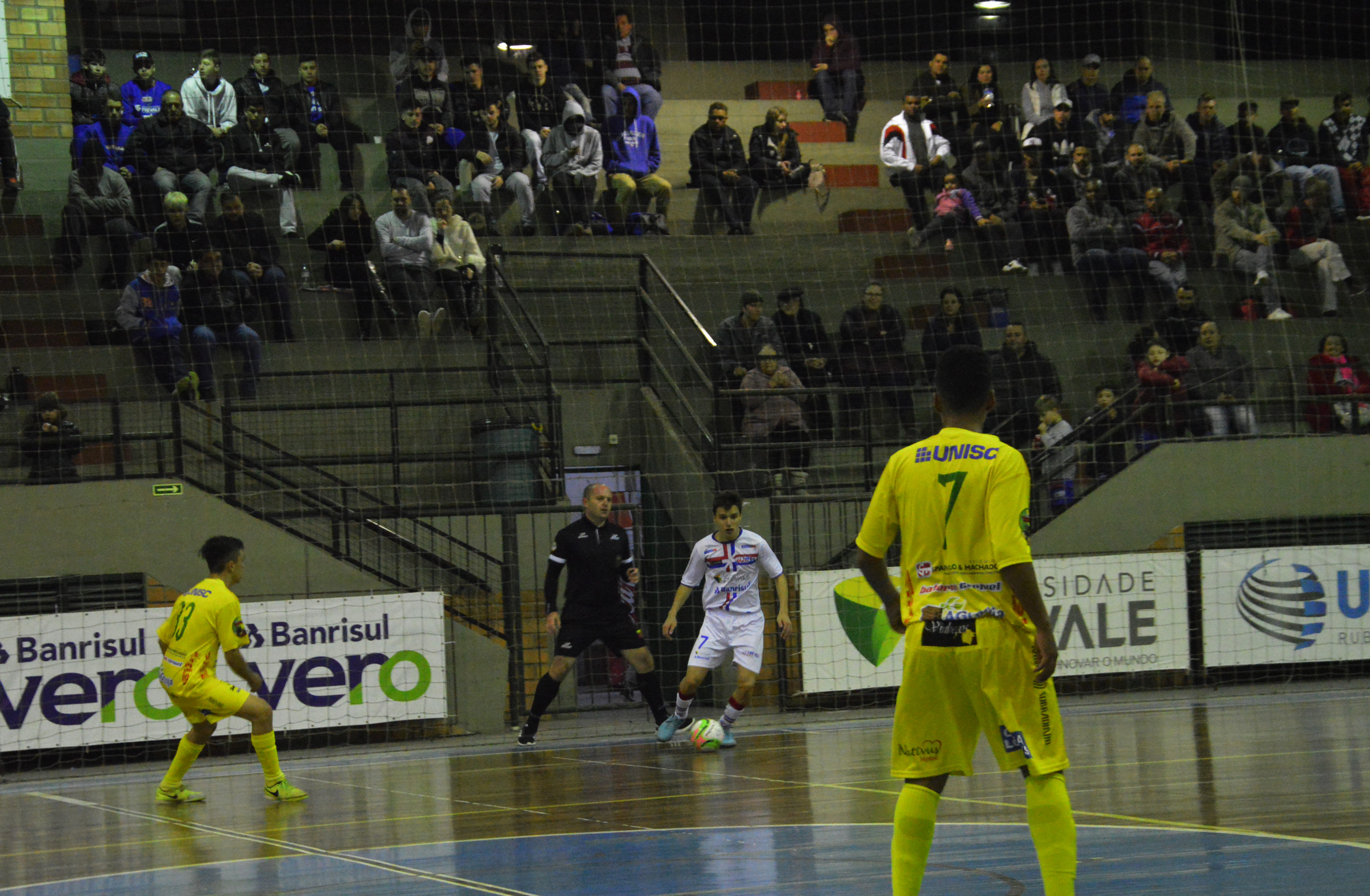 Sub-17 da UJR/Feevale/Banrisul se garante entre oito melhores com vitória em casa