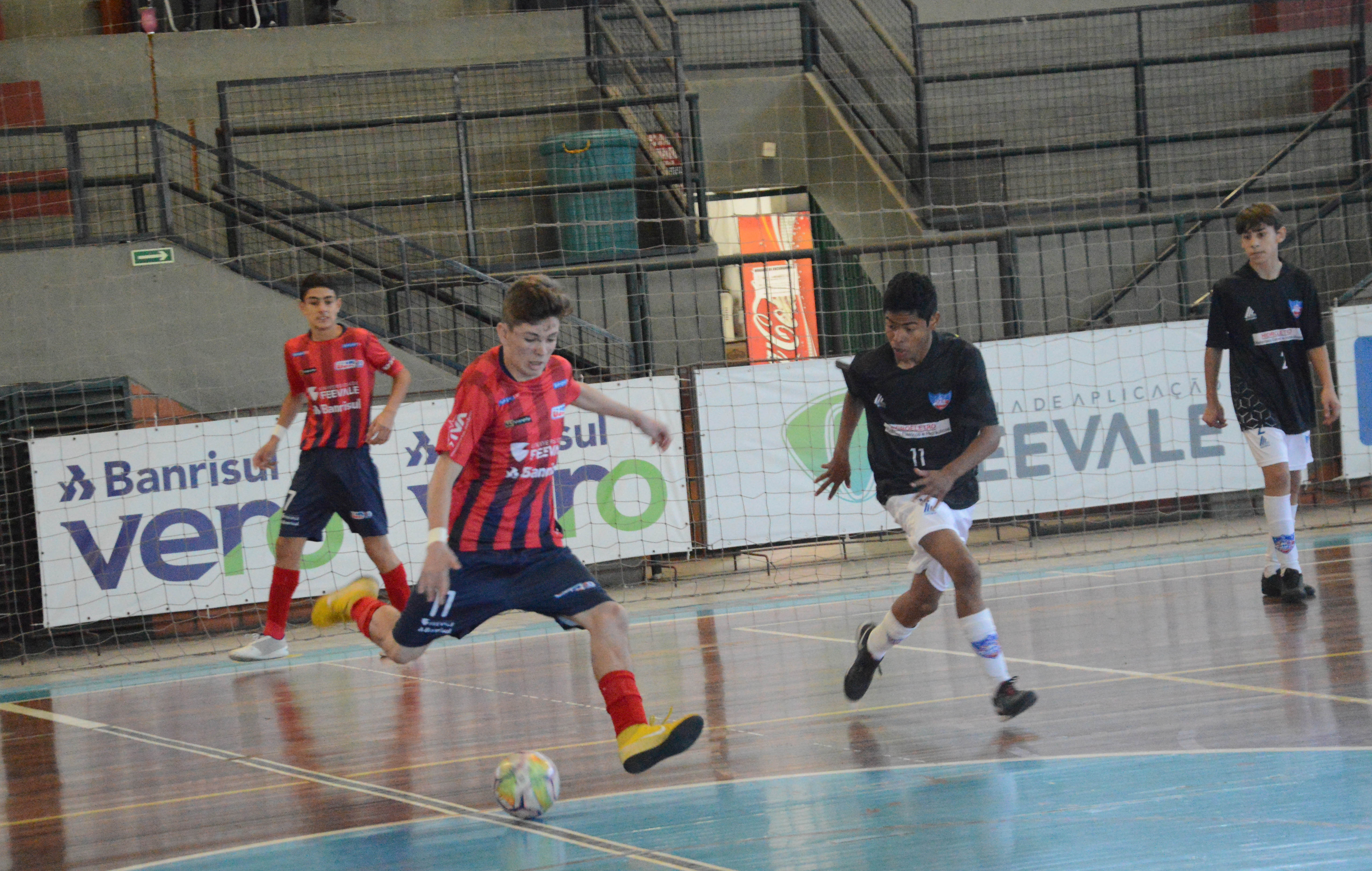 Base da UJR/Feevale com jogos fora de casa no fim de semana