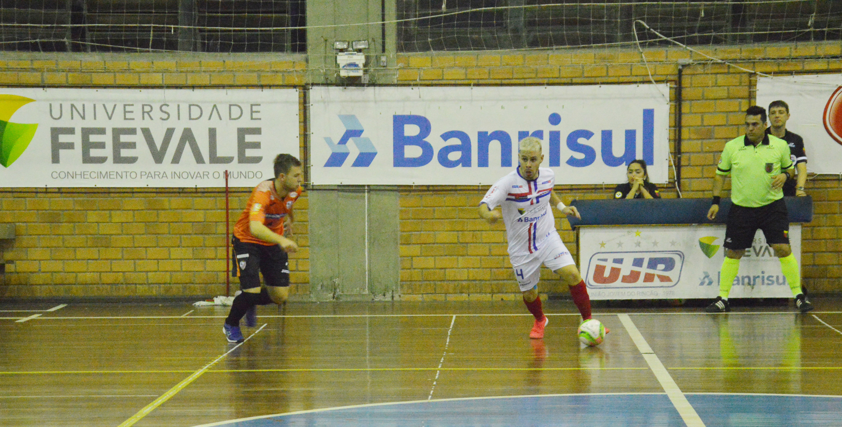 Rodada dupla de confrontos diretos pelo Estadual agitam o Cavasotto neste sábado