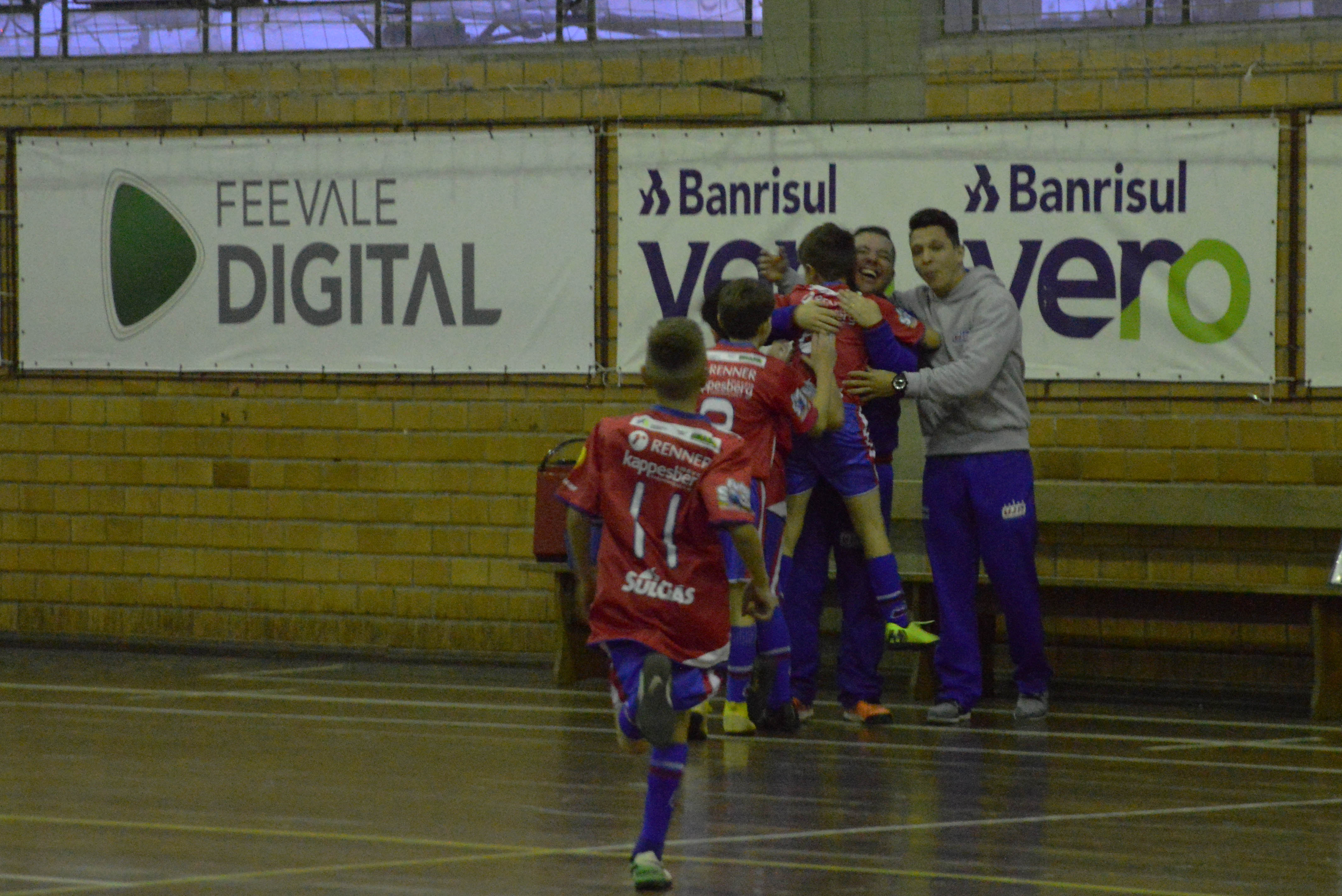 Equipes da UJR/Feevale garantem classificação com vitórias