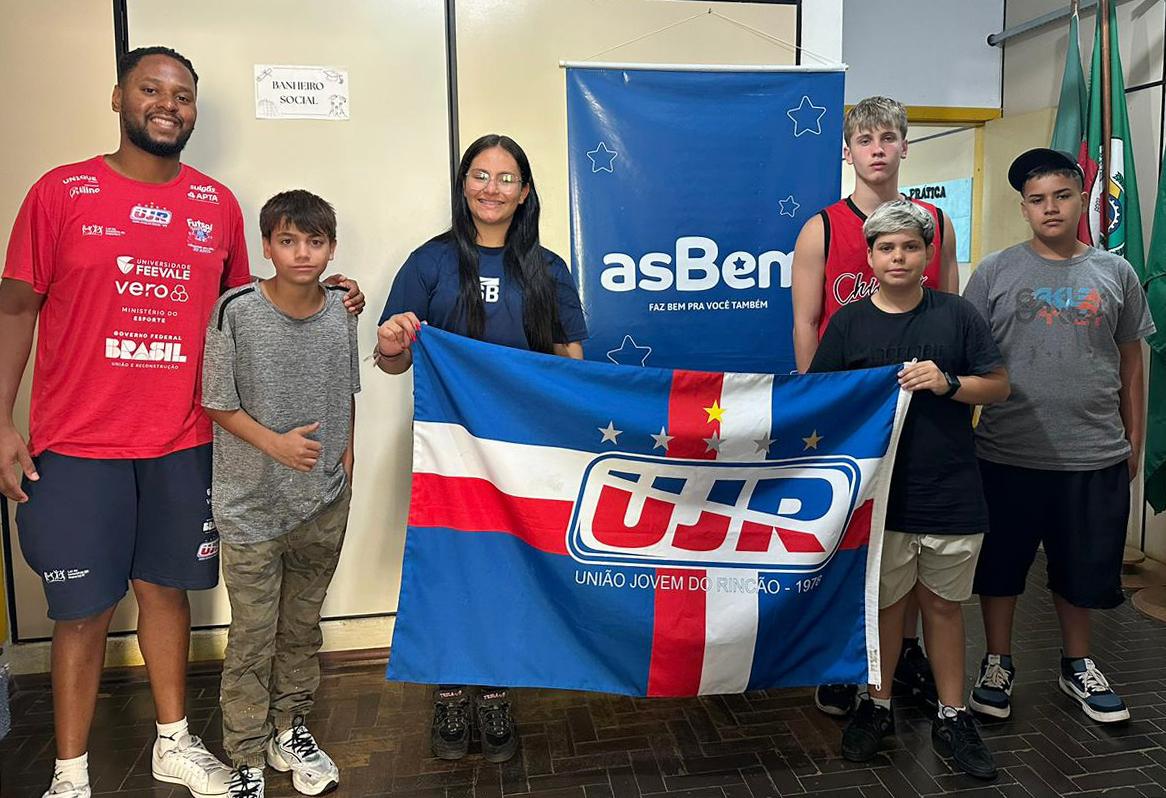 Das quadras ao primeiro emprego: projeto Futsal Social encaminha 24 jovens ao mercado de trabalho