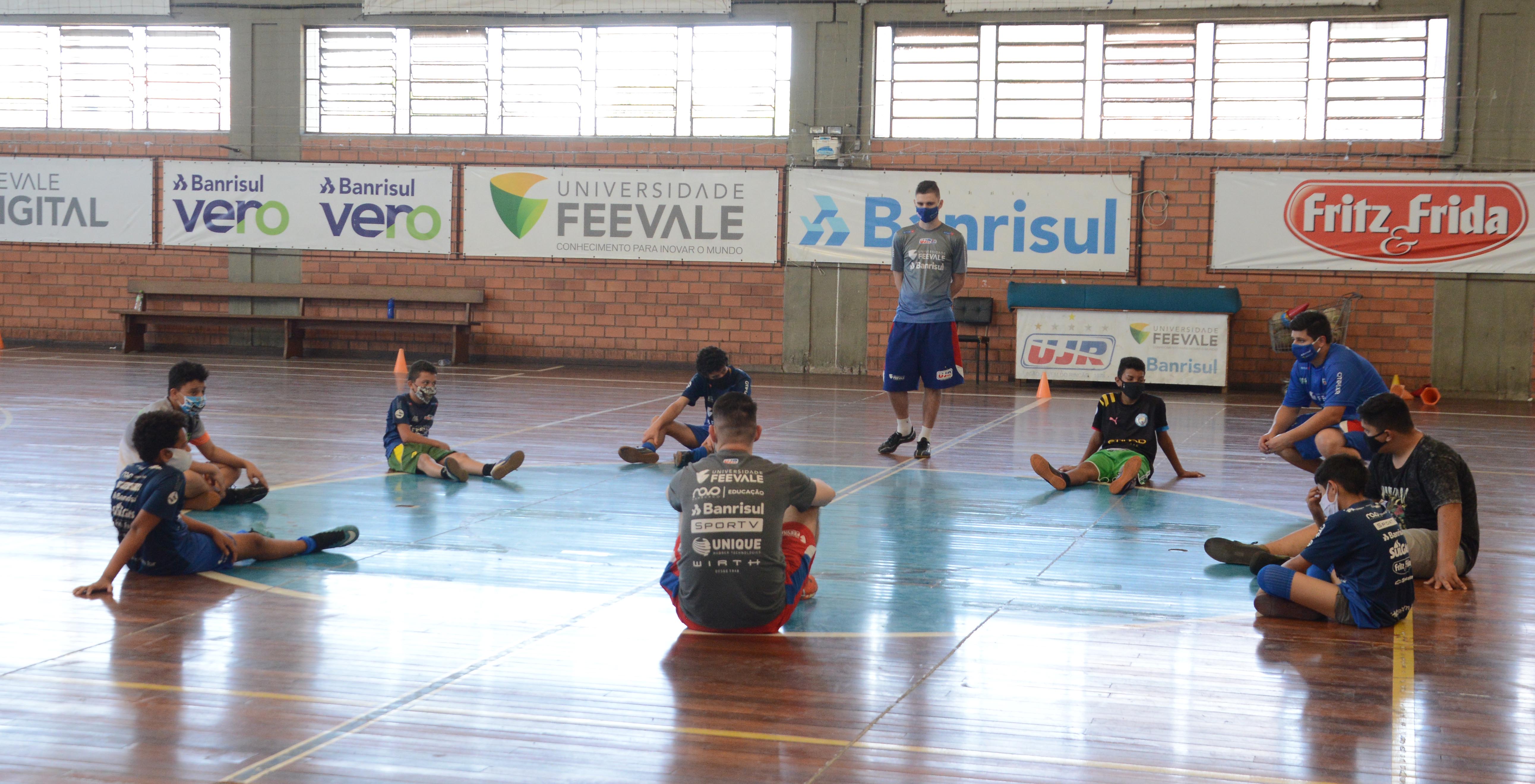 A bola volta a rolar no Futsal Social