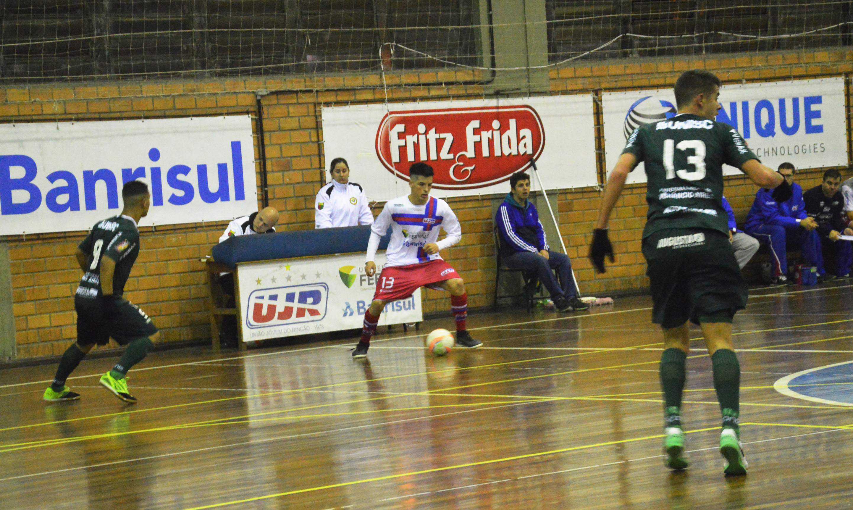 Sub-20 da UJR/Feevale/Banrisul decide classificação no domingo