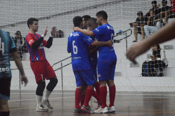 Equipes da UJR/Feevale/Banrisul estreiam com vitória no Torneio de Verão Vilson Agostini