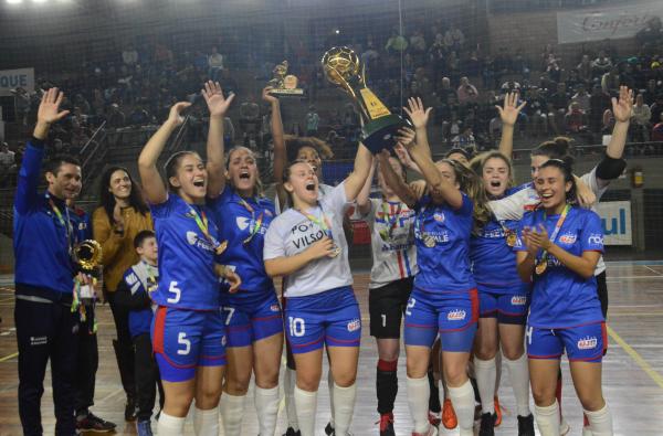 Feminino da UJR/Feevale/Banrisul é campeão do Torneio de Verão Vilson Agostini