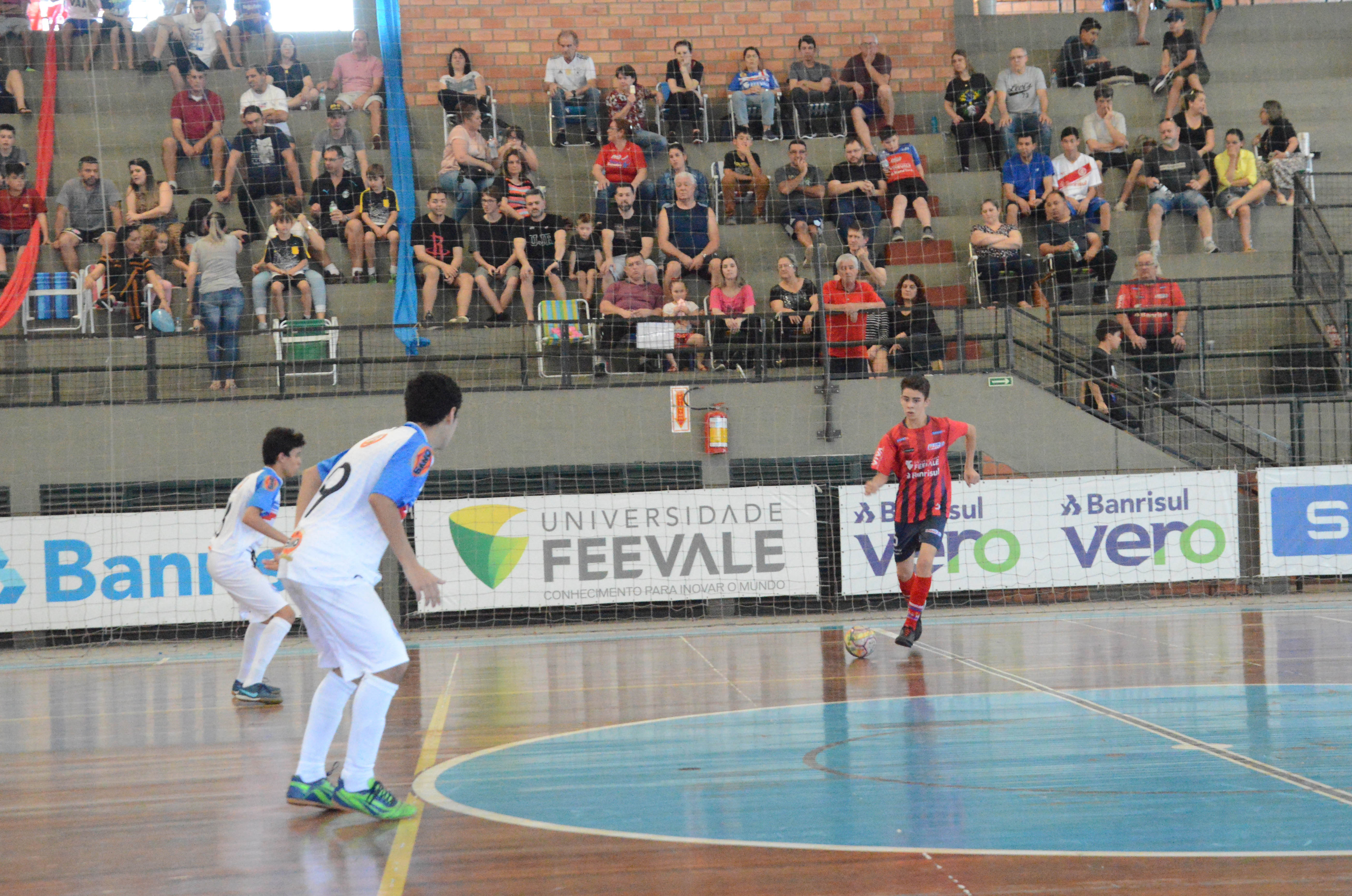 Equipes da UJR/Feevale disputam final da Copa 50 anos Aspeur/Feevale