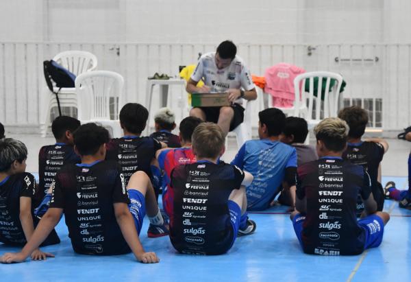 Futsal Social da UJR mantém atividades no período das férias escolares