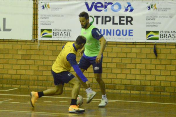 Jogador da Seleção Brasileira realizou preparação para a Copa do Mundo de Futsal na UJR/Feevale/Banrisul