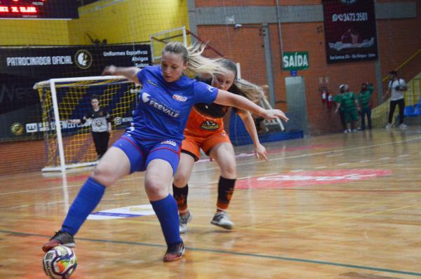 Meninas da UJR/Feevale/Banrisul buscam vaga nas semifinais da Copa dos Campeões