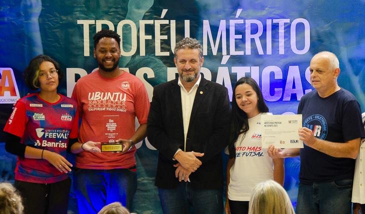 Projeto Futsal Social é reconhecido com o Troféu Mérito Boas Práticas Educativas e no Esporte