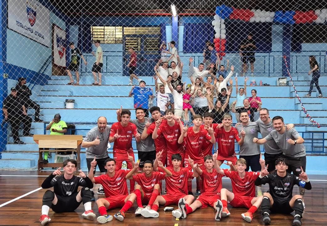 Sub-15 da UJR é semifinalista do Gauchão de Futsal