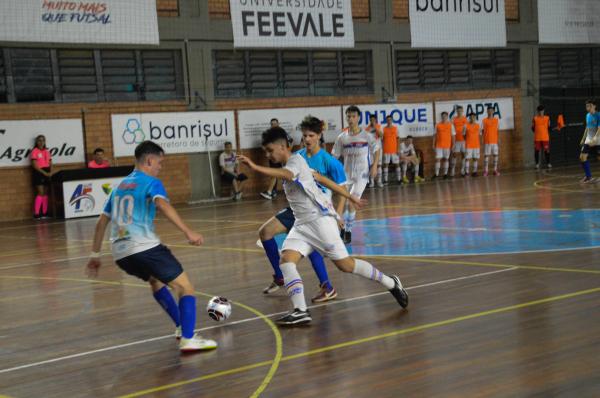 Sub-17 da UJR decide, neste domingo, vaga na final do Gauchão