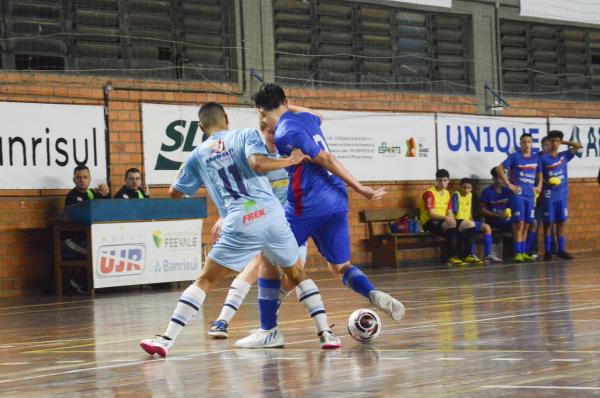UJR com maratona de jogos, no Cavasotto, pelo Gauchão de Futsal